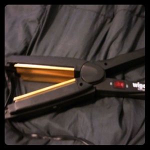 Wigo Europe styling crimper